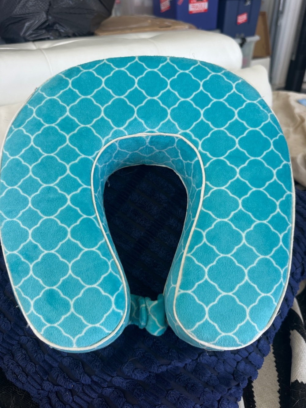 Travel Neck Pillow in Teal Geometric Pattern - Unbranded